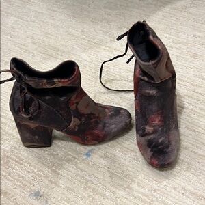A New Day booties (size 8 1/2)